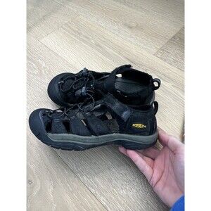 Keen Youth Size 3 Newport Water Sandals Black Outdoor Hiking Gorpcore Camping